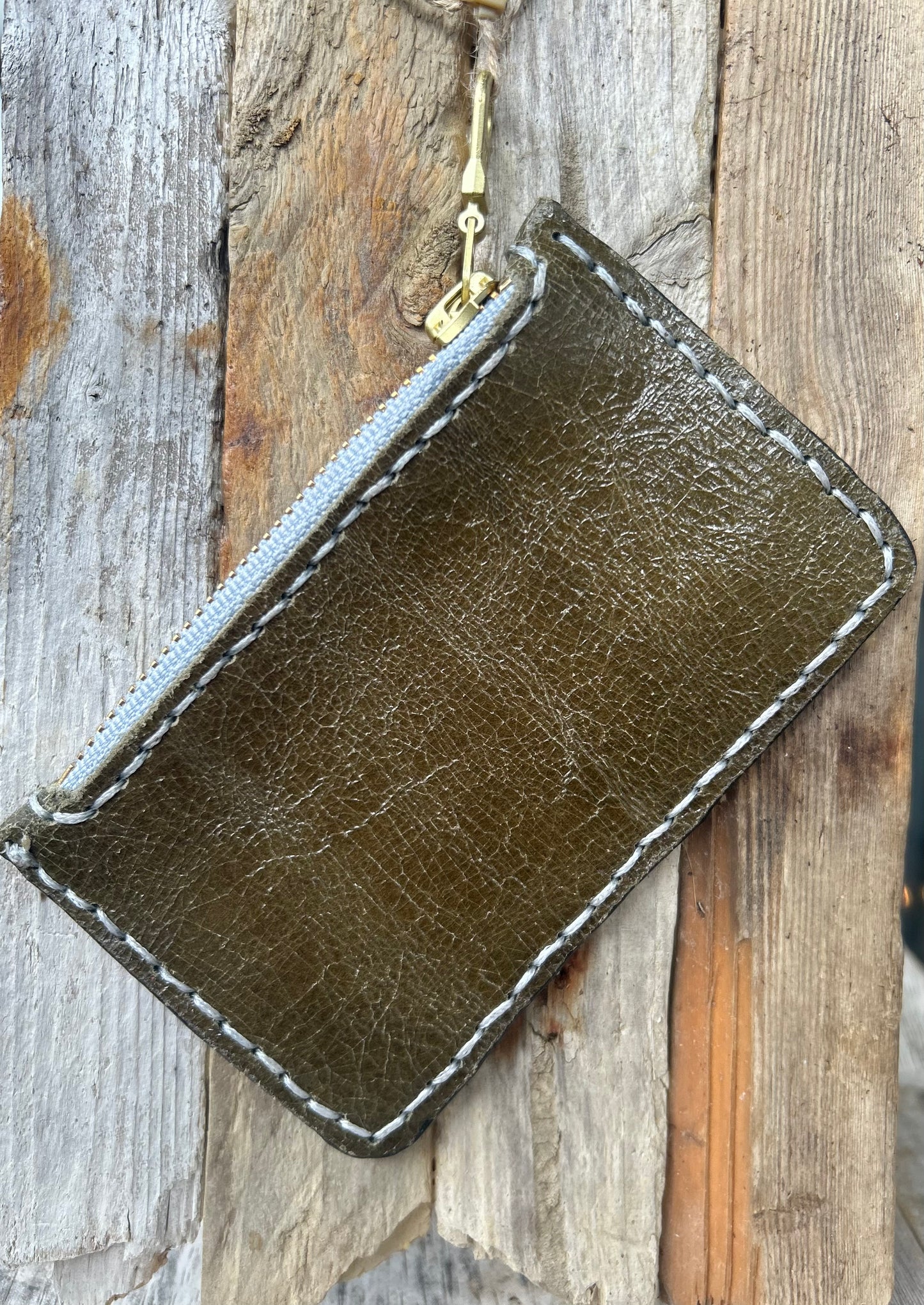 Small Essentials (Zipped) Faded green