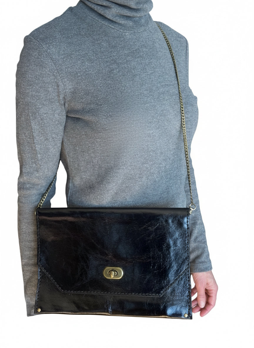The Square Enve Clutch: Black