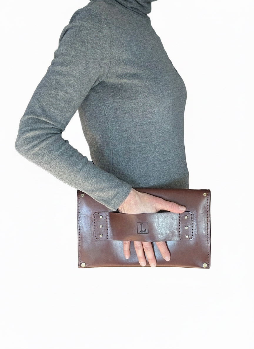 The Square Enve Clutch (with chain) Brown